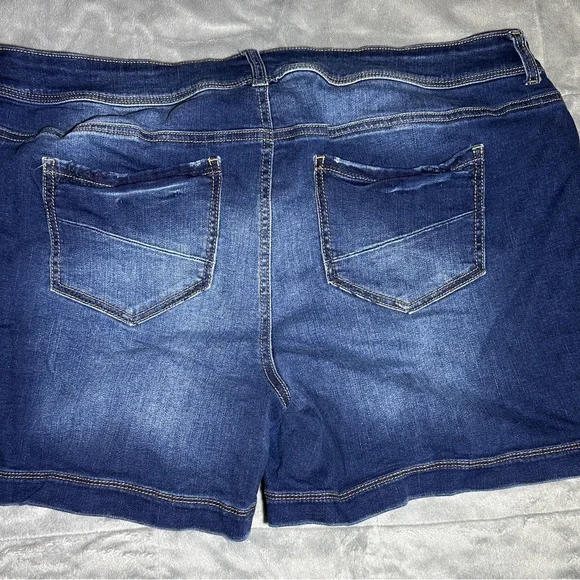 Maurices Dark Blue Jean Shorts size 20 - Picture 3 of 5
